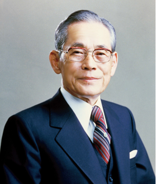 9cf5e81d2950aca5113496cb61b50cdf_이병철.jpg